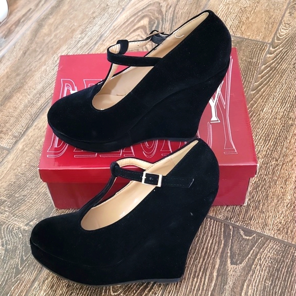 Black Suede Wedge Shoes
